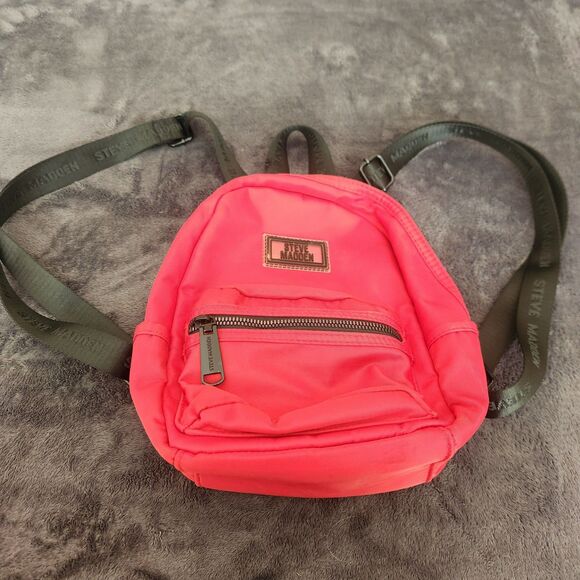 Red And Black STEVE MADDEN BACKPACK Small - Picture 1 of 7